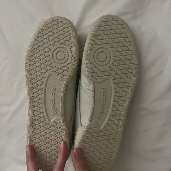 Reebok Women's Club C 85 Vintage Sneaker - Picture 6 of 8